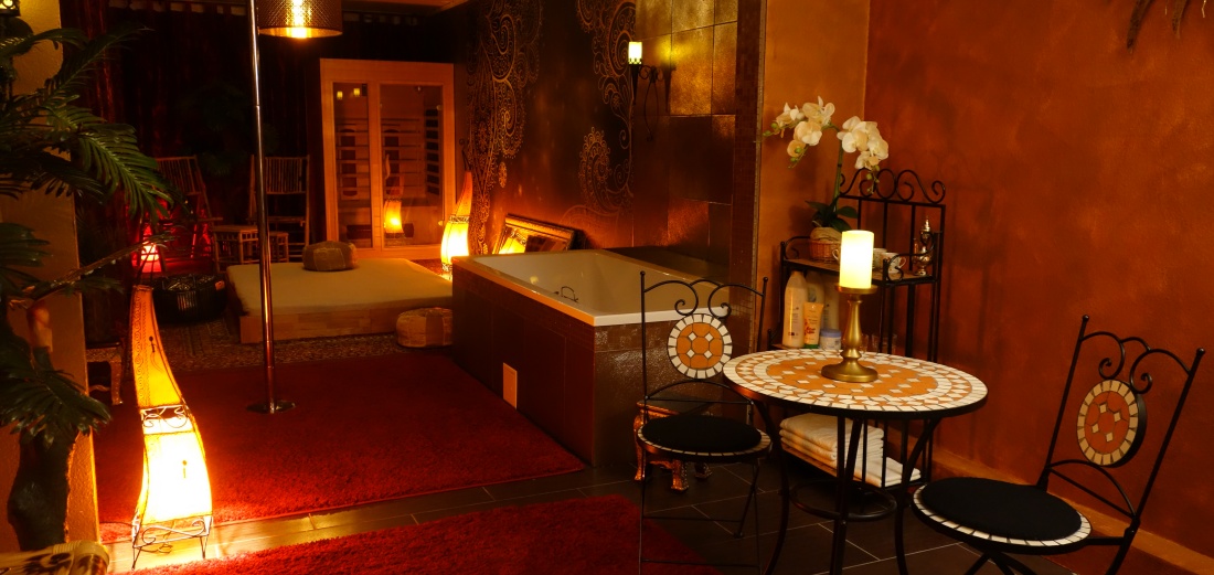 Liebeszimmer Rollenspielzimmer mit SPA und BDSM-Studio